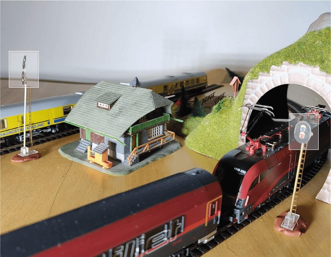 Železniční trať se softwarem označenými návěstidly